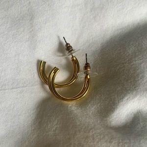 Dainty gold hoop earrings